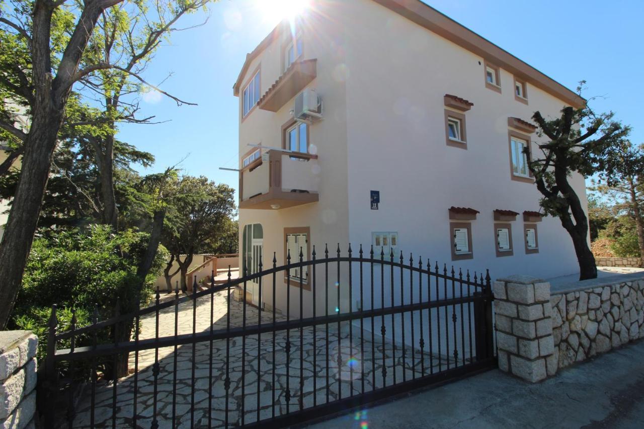 Apartments And Rooms With Parking Space Mandre, Pag - 6309 Kolan Exterior foto