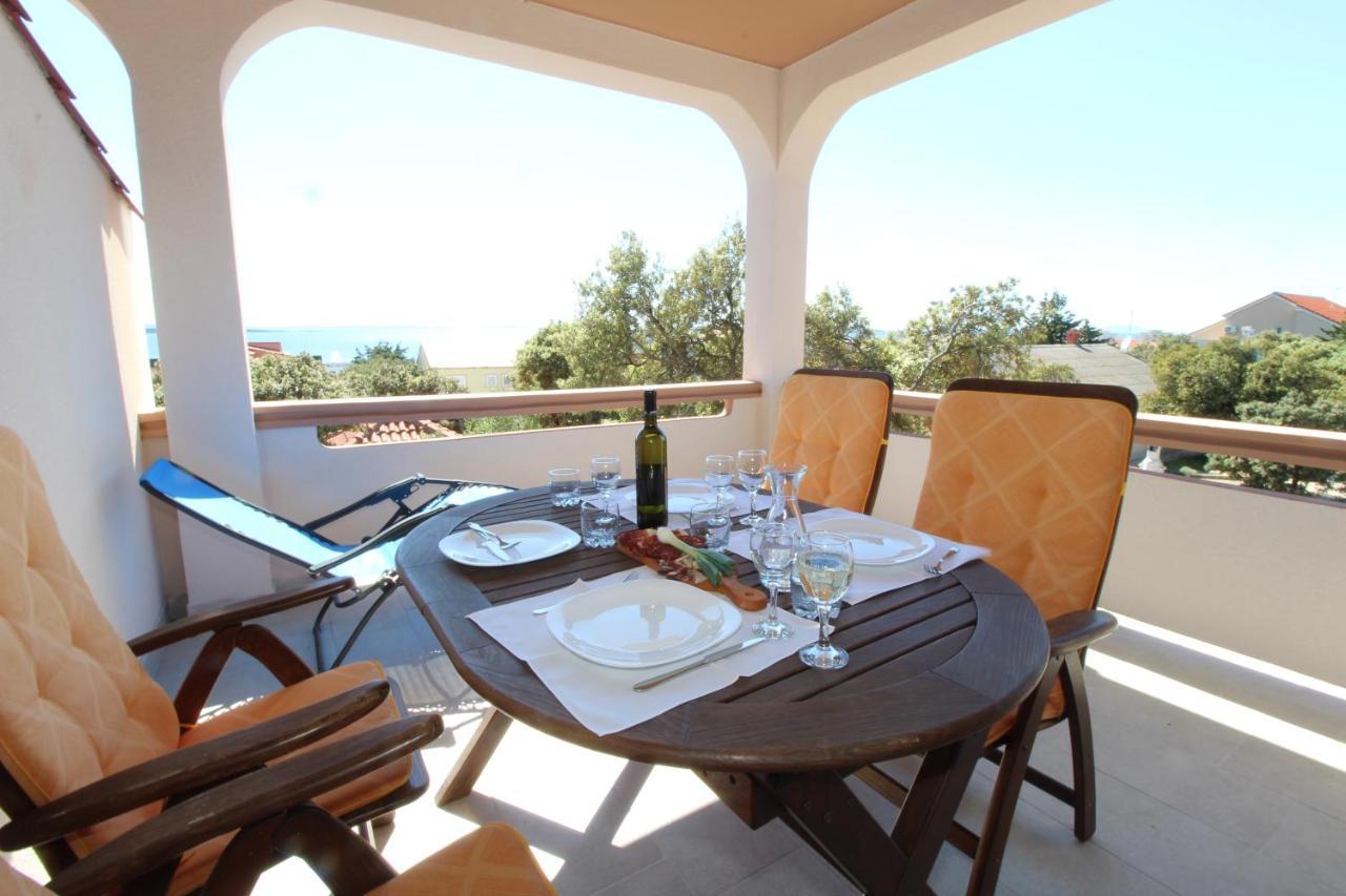 Apartments And Rooms With Parking Space Mandre, Pag - 6309 Kolan Exterior foto