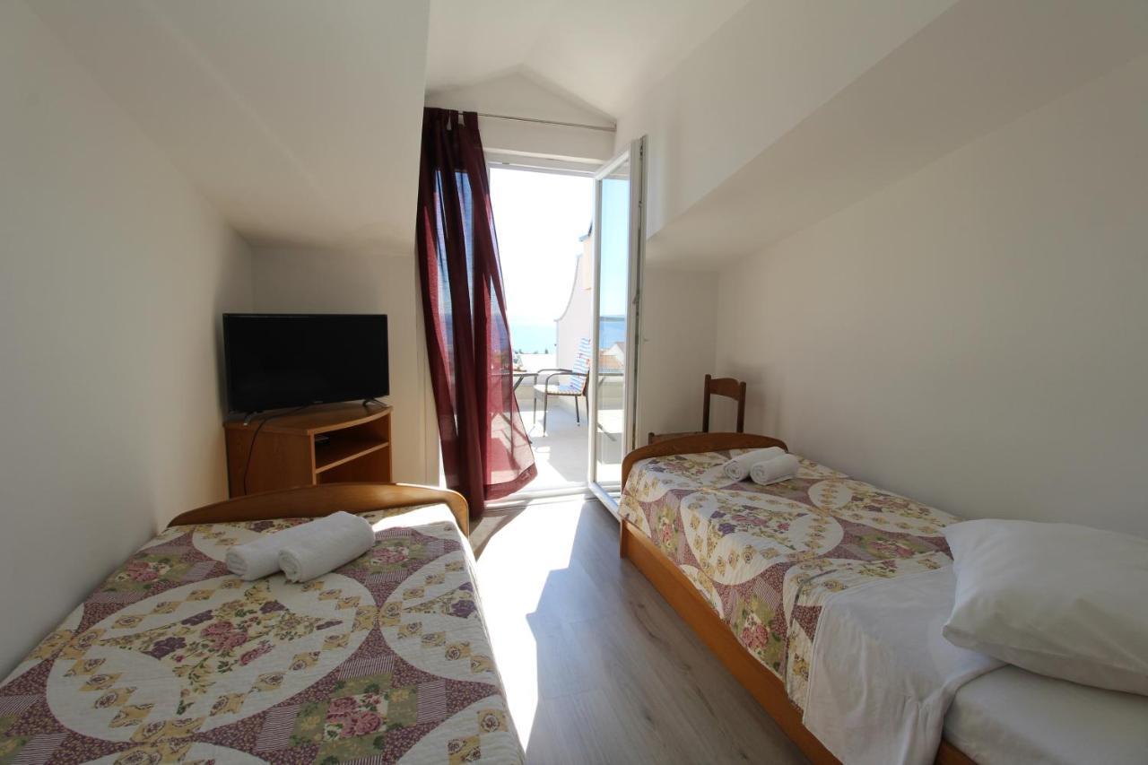 Apartments And Rooms With Parking Space Mandre, Pag - 6309 Kolan Exterior foto