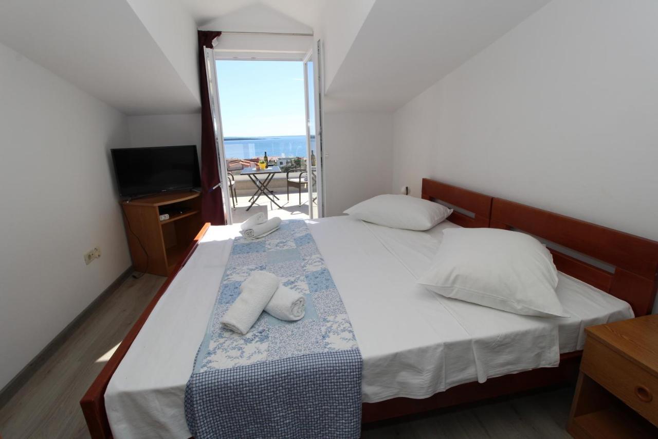 Apartments And Rooms With Parking Space Mandre, Pag - 6309 Kolan Exterior foto