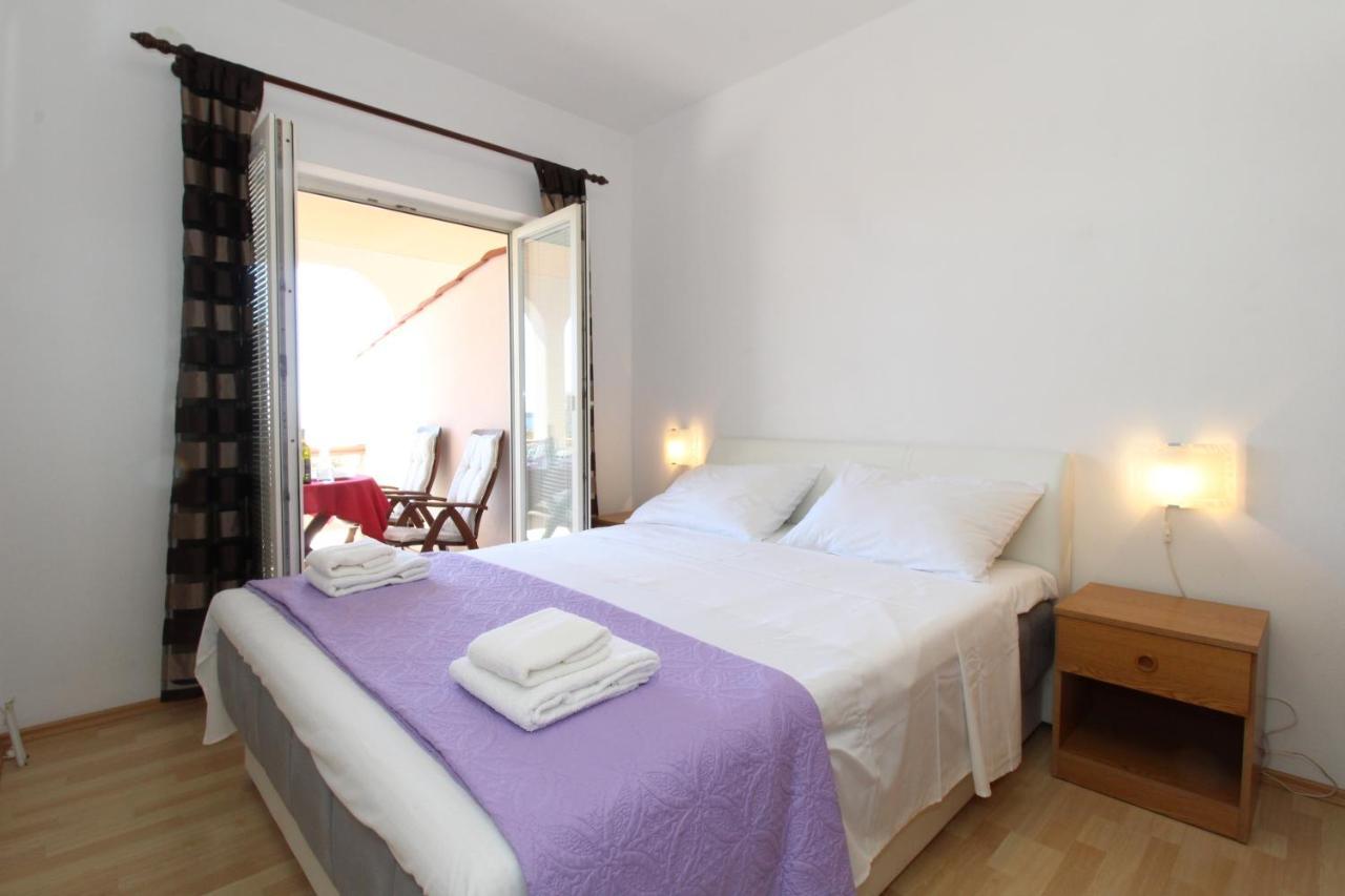 Apartments And Rooms With Parking Space Mandre, Pag - 6309 Kolan Exterior foto