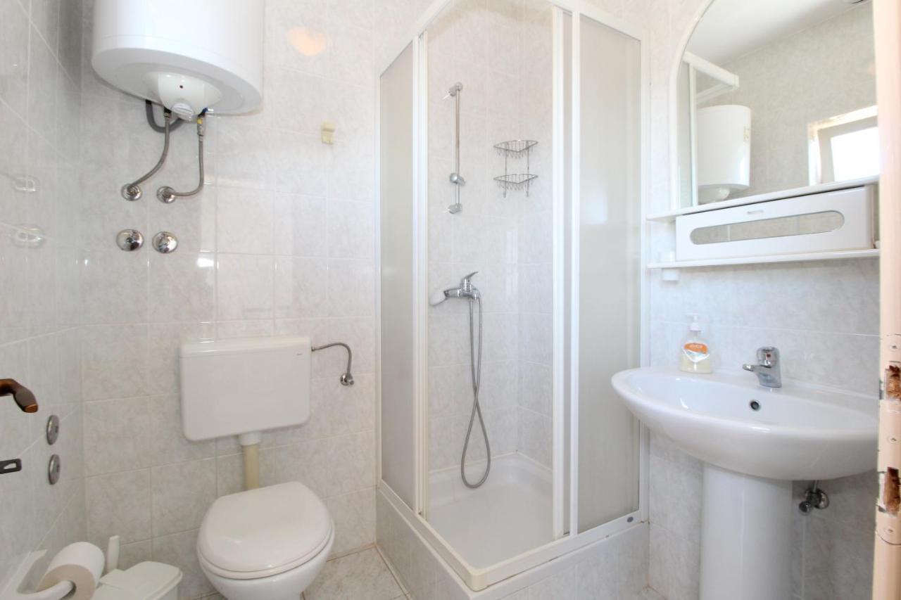 Apartments And Rooms With Parking Space Mandre, Pag - 6309 Kolan Exterior foto