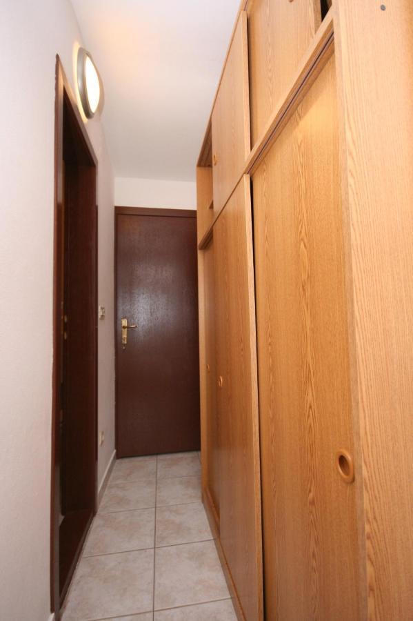 Apartments And Rooms With Parking Space Mandre, Pag - 6309 Kolan Exterior foto