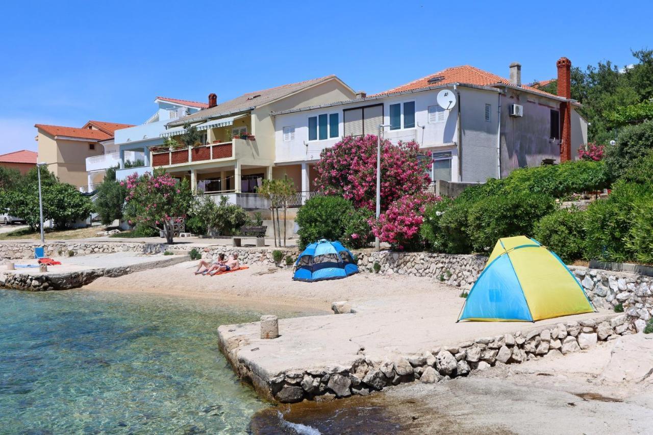 Apartments And Rooms With Parking Space Mandre, Pag - 6309 Kolan Exterior foto