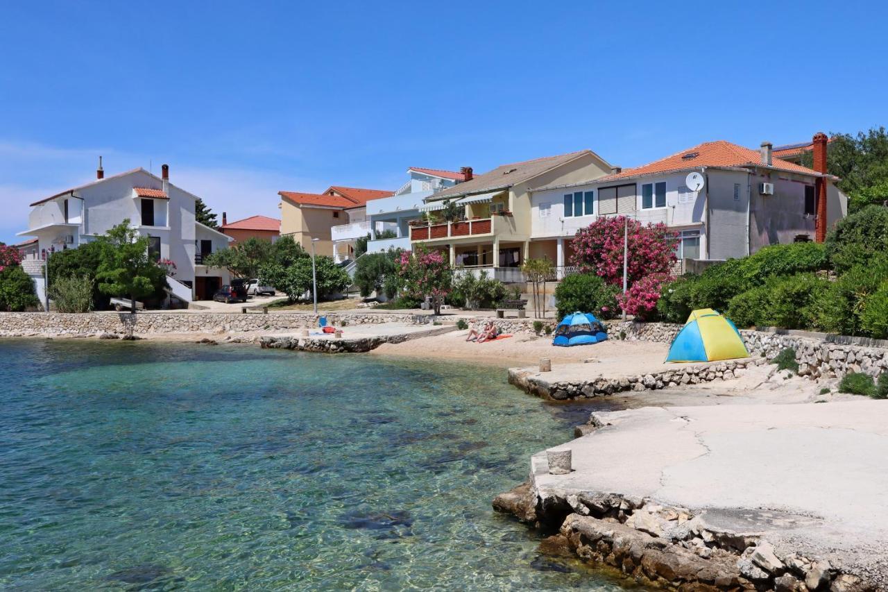 Apartments And Rooms With Parking Space Mandre, Pag - 6309 Kolan Exterior foto